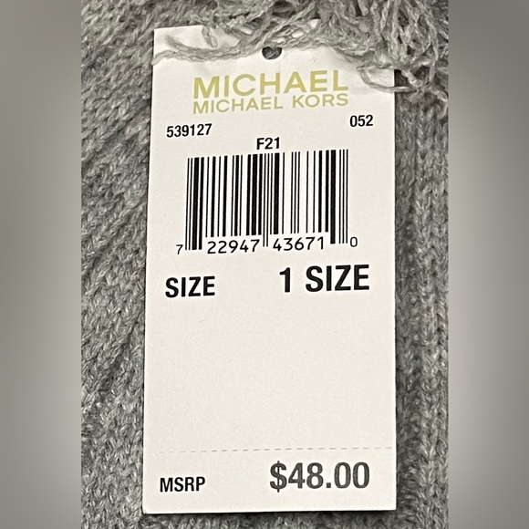 NWT! Michael Kors - Light gray pom-pom knit hat. One size fits all - Picture 4 of 4